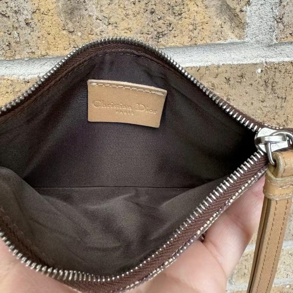 Christian Dior monogram wristlet. Comes with copy of COA from Entrupy - Picture 4 of 8